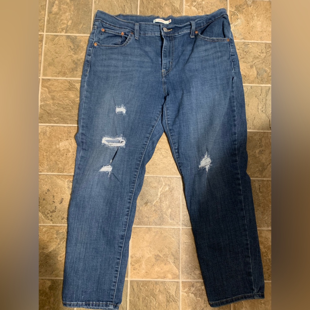 Levi’s Boyfriend Fit 32 Waist Medium Wash Distressed Jeans 14 12